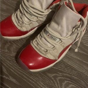 Jordan 11 "cherry"